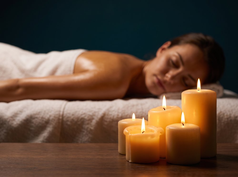 Massagem Relaxante + Velas Quentes